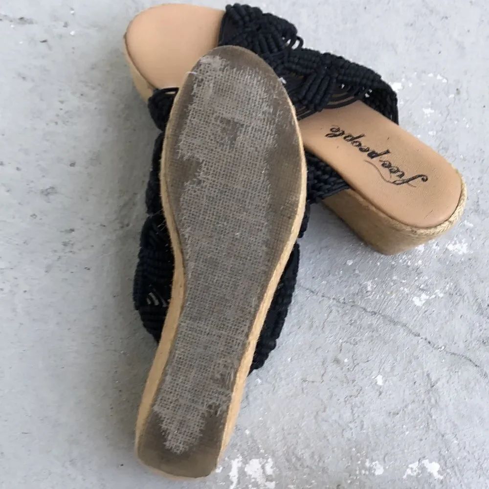Free People platform slides - Picture 7 of 7